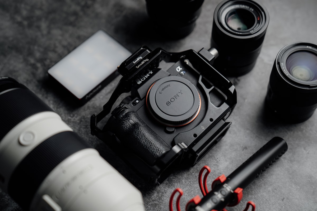 Profi-Equipment: Kamera, Licht und Mikrofon